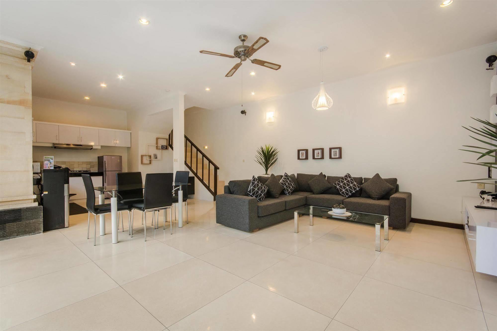 Villa Krisna Семиняк Екстериор снимка