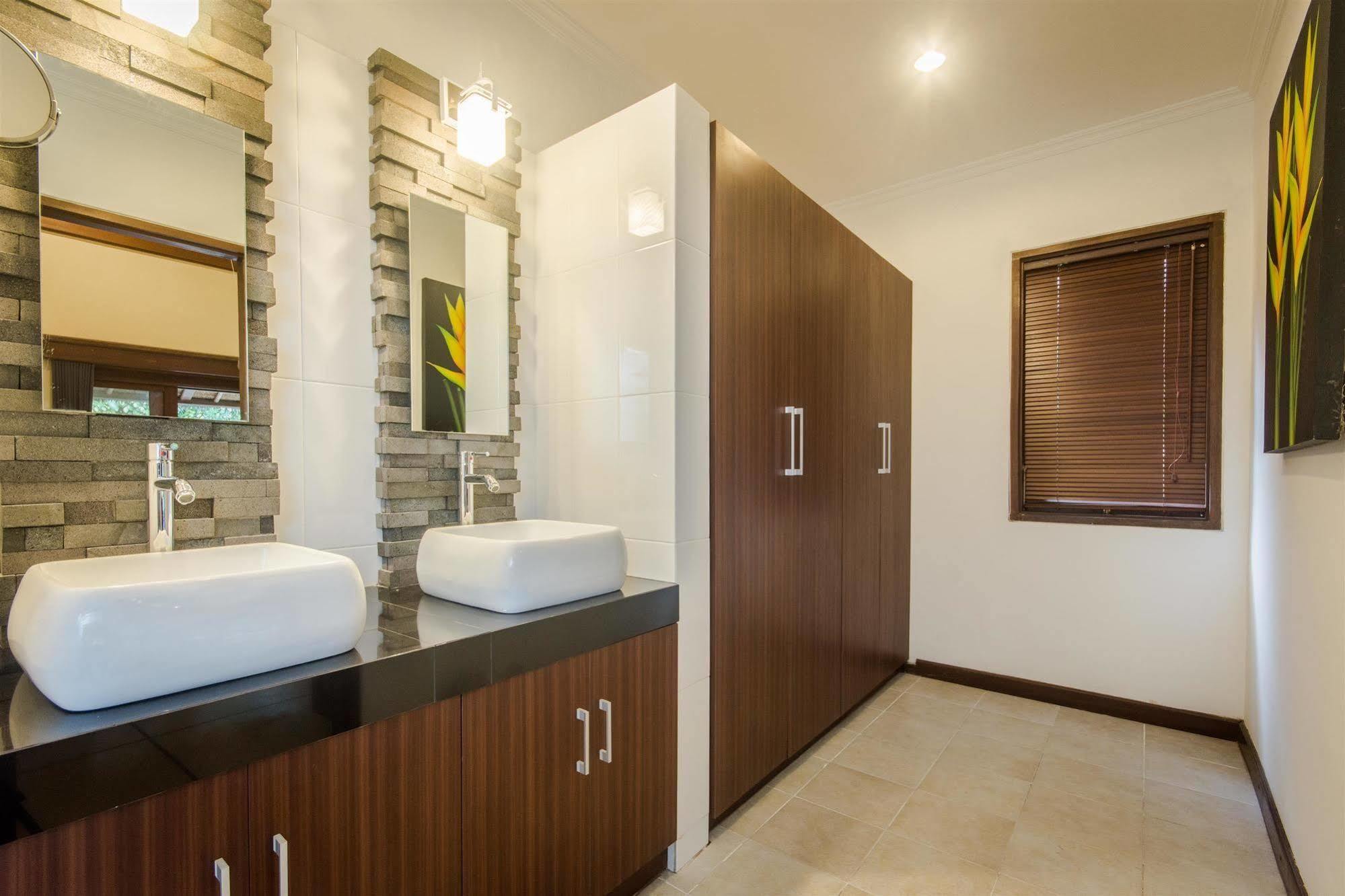 Villa Krisna Семиняк Екстериор снимка